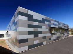 EcoClean zelf- en luchtreinigende aluminiumgevel