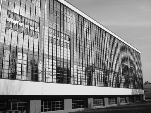 Bauhaus Dessau, glasfaçade