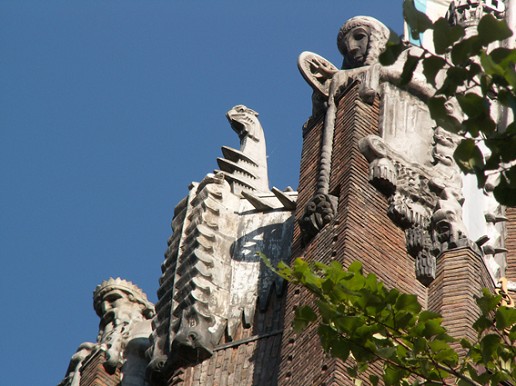 Scheepvaarthuis, beeldhouwwerk