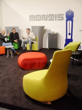 De stand van Montis tijdens Design District