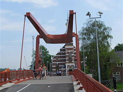 Fietsbrug met MD Strekmetaal balustrade A4 Leiden