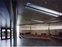 Kerkgebouw �Ontmoetingskerk� met pastorie